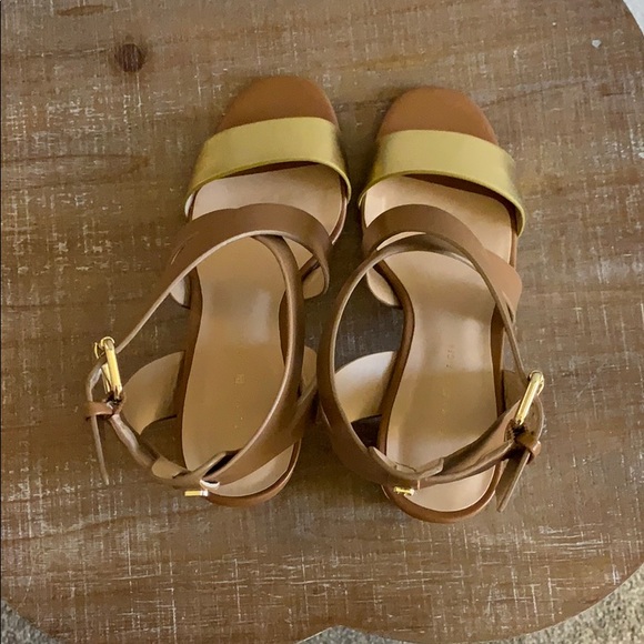 EUC Tommy Hilfiger Wood style Sandals - Picture 5 of 7